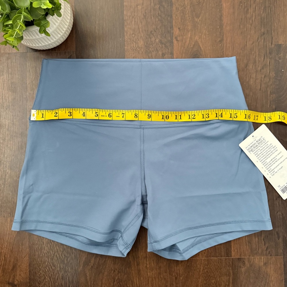 🆕 Lululemon Align™ High-Rise Short 4" - Picture 3 of 14